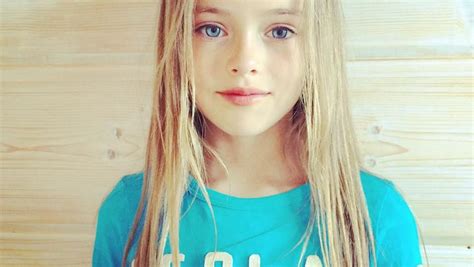 VIDEOS. Kristina Pimenova, 10 ans, topmodèle russe